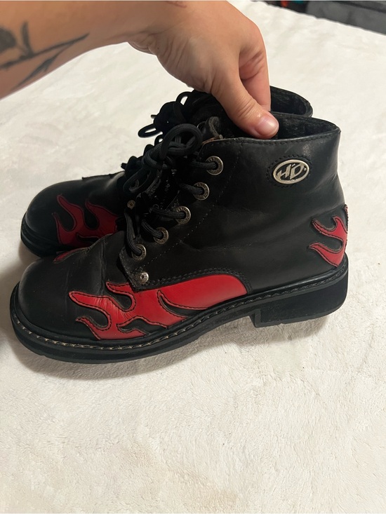 Harley-Davidson Shoes - vintage Harley-Davidson Women's Black & Red Flame Leather Motorcycle Boot Size 7